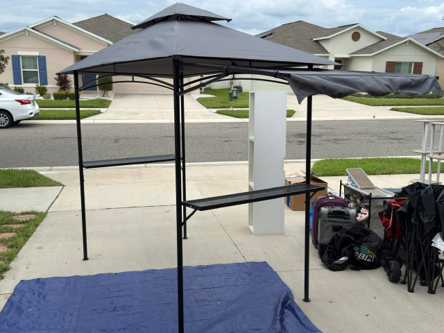 Installations and Assembly modern-car-porch