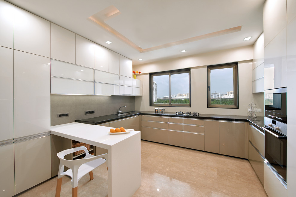 Inspiration for a modern kitchen in Mumbai.