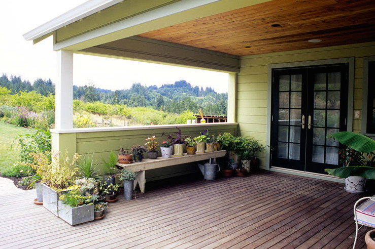 This is an example of a verandah in San Francisco with a roof extension.