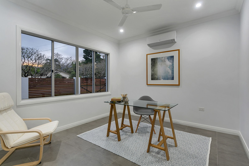 Design ideas for a contemporary home office in Cairns.