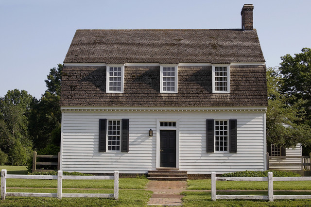 Houzz Tour: Dutch Colonial Home in Williamsburg