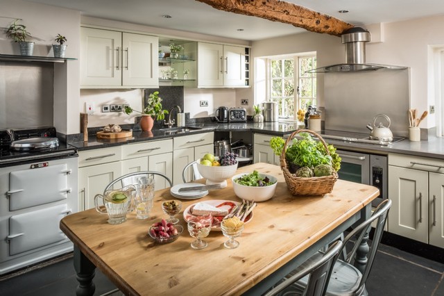 Avalon traditional-kitchen