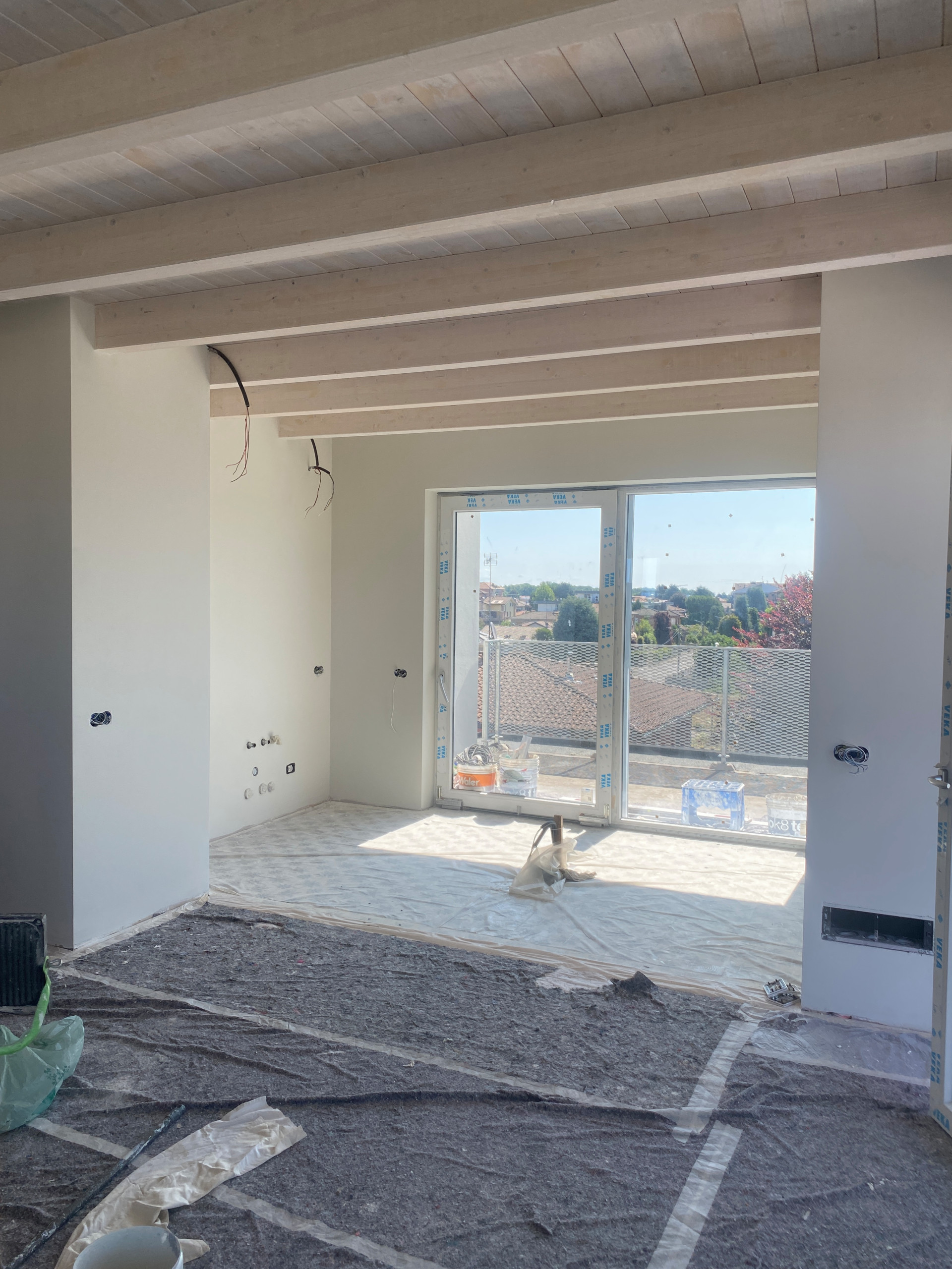 Attico con terrazzo, 140 mq - Solaro (mi)