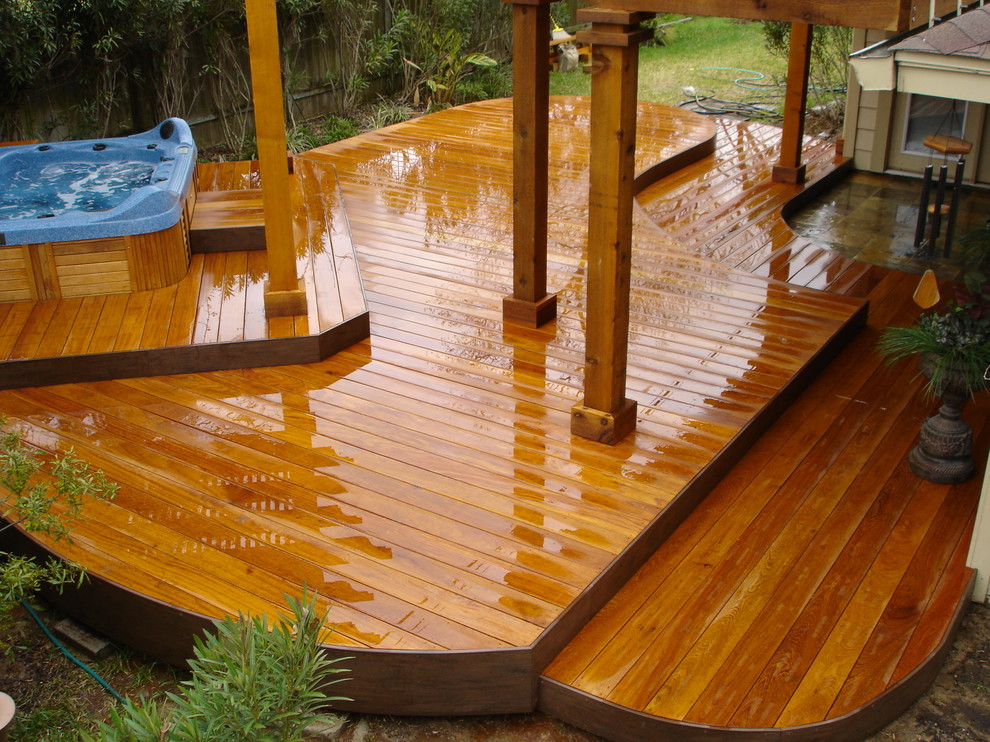 This is an example of a tropical deck in Austin.