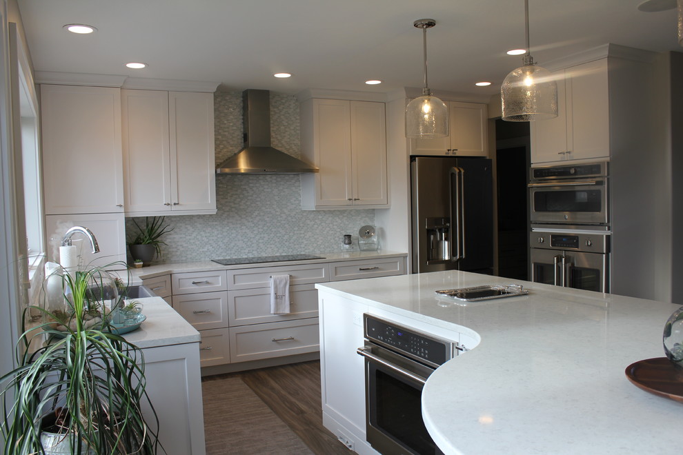 Example of a transitional kitchen design in Cedar Rapids
