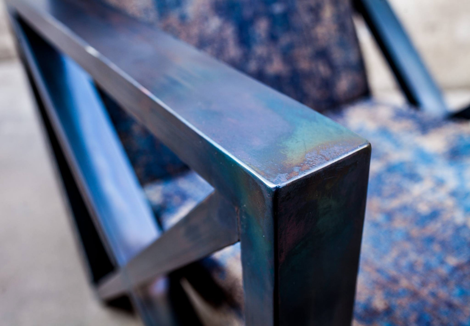 Кресло "Burnished Metal"