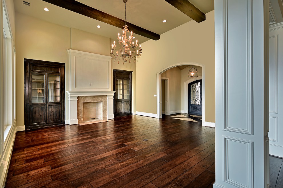 Design ideas for a traditional family room in Houston.