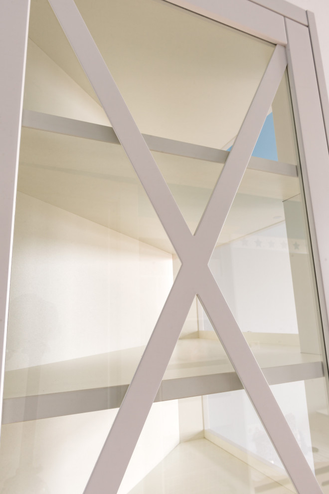 Шкафы и тумбы