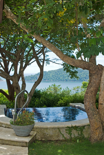 Beach House, Nacar. Faro Escondido,Costa Rica tropical-swimming-pool-and-hot-tub