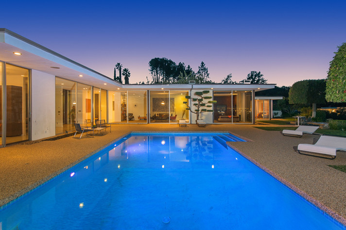 Photo of a midcentury pool in Los Angeles.