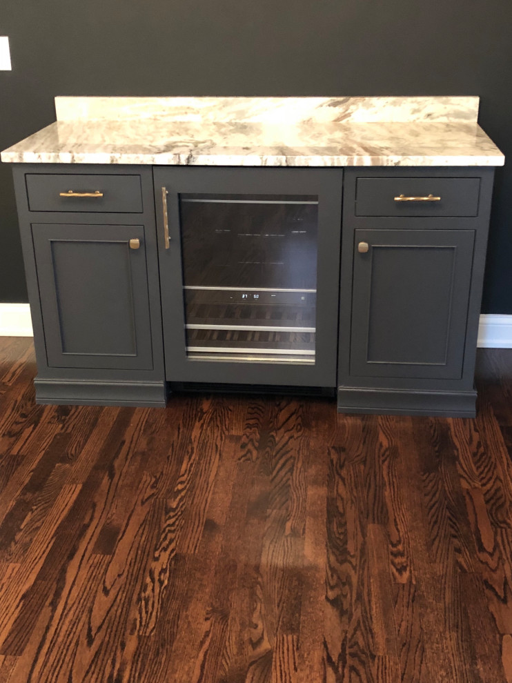 Inspiration for a transitional home design remodel in Chicago