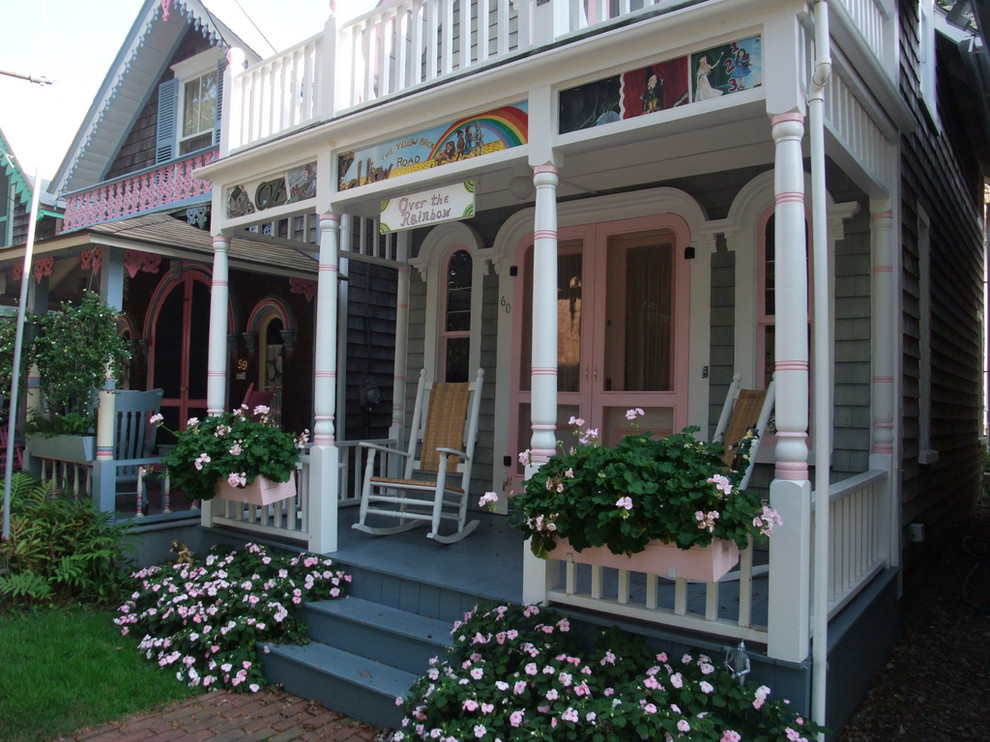 Inspiration for a traditional verandah in Boston.