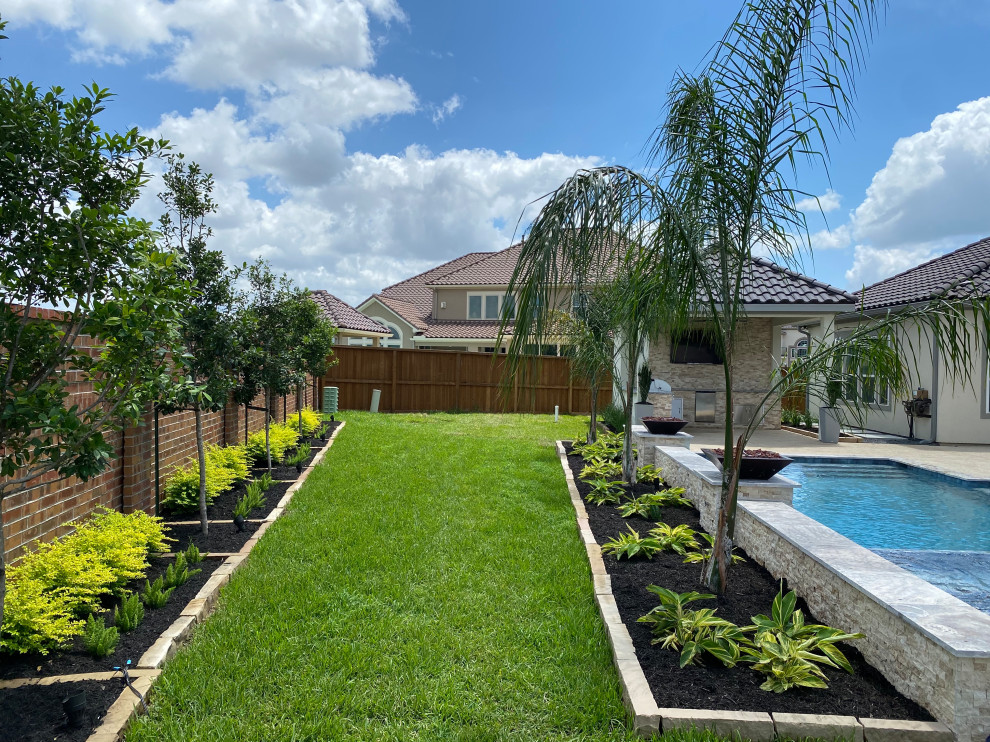Katy Pool Construction w/ Bathhouse & Landscape Eclectic Landscape