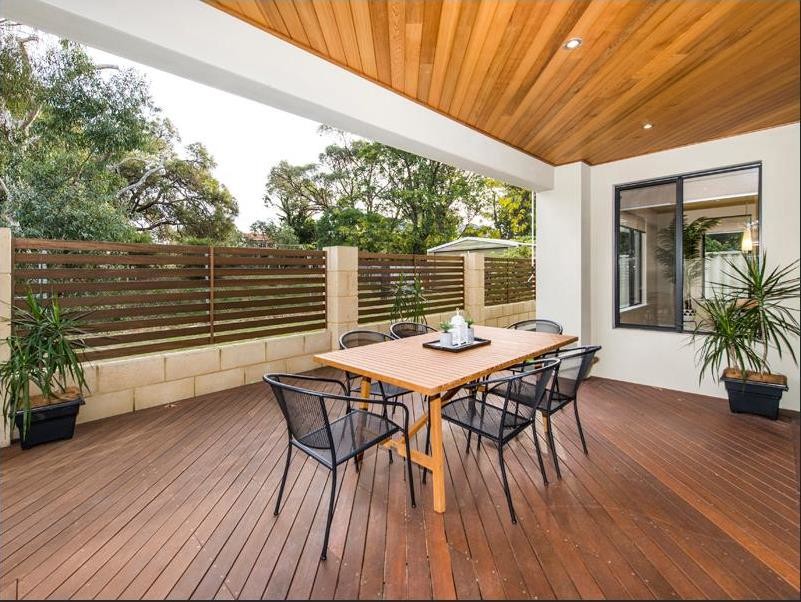 Design ideas for a contemporary patio in Perth.