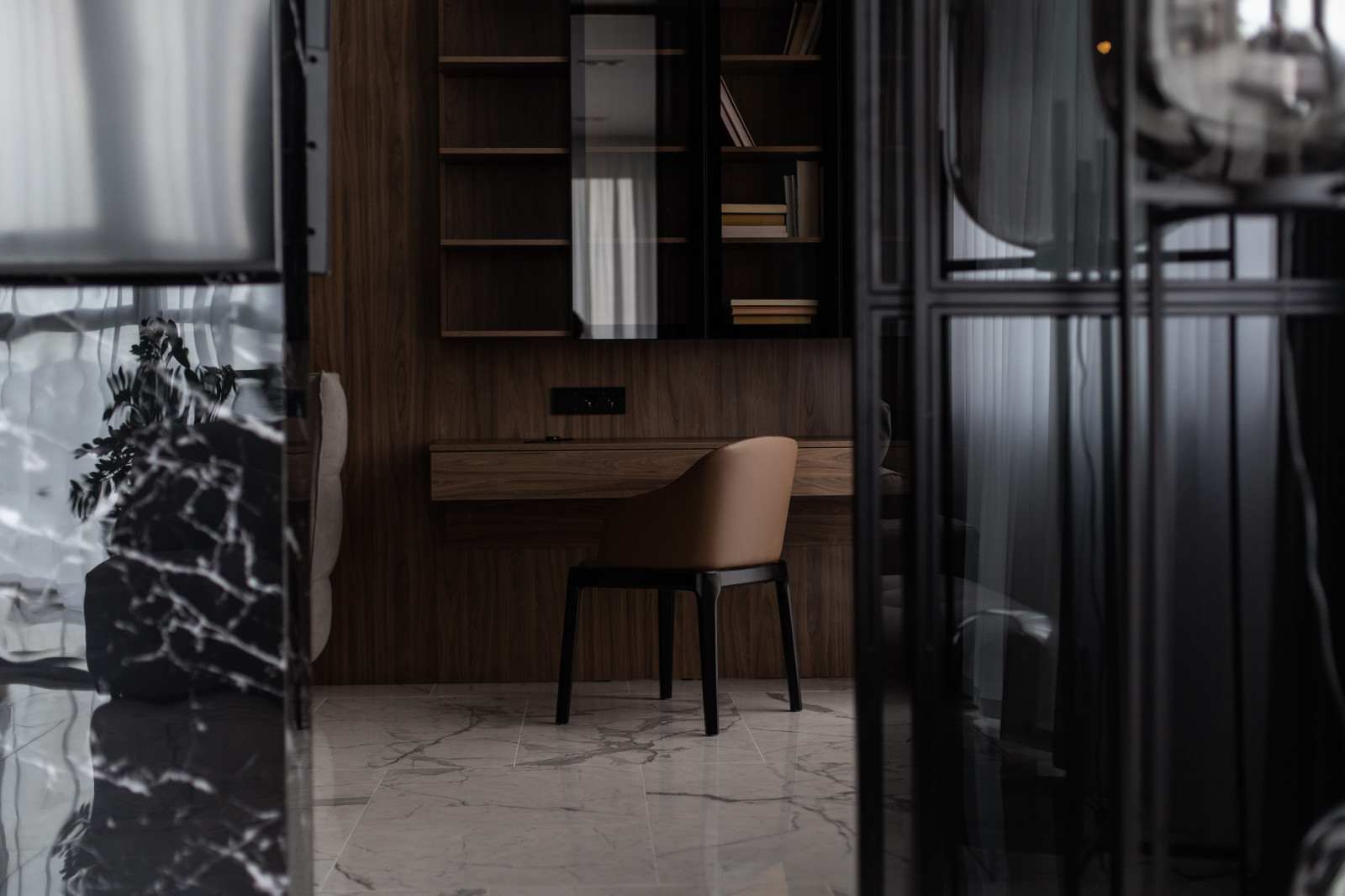 №6. ЖК на Декабрьских событий.