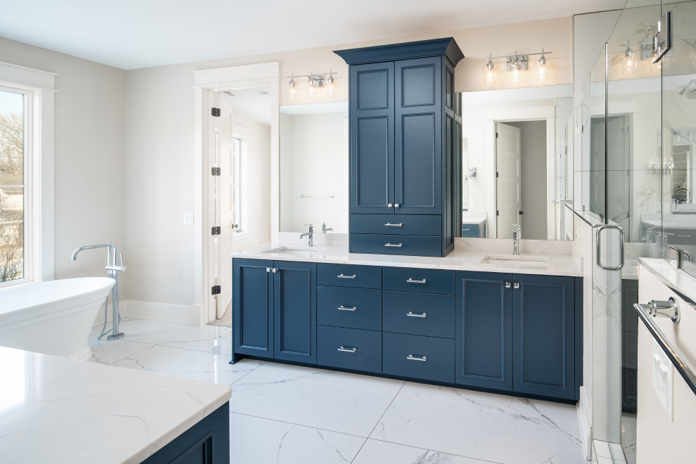 Inspiration for a craftsman bathroom remodel in Omaha