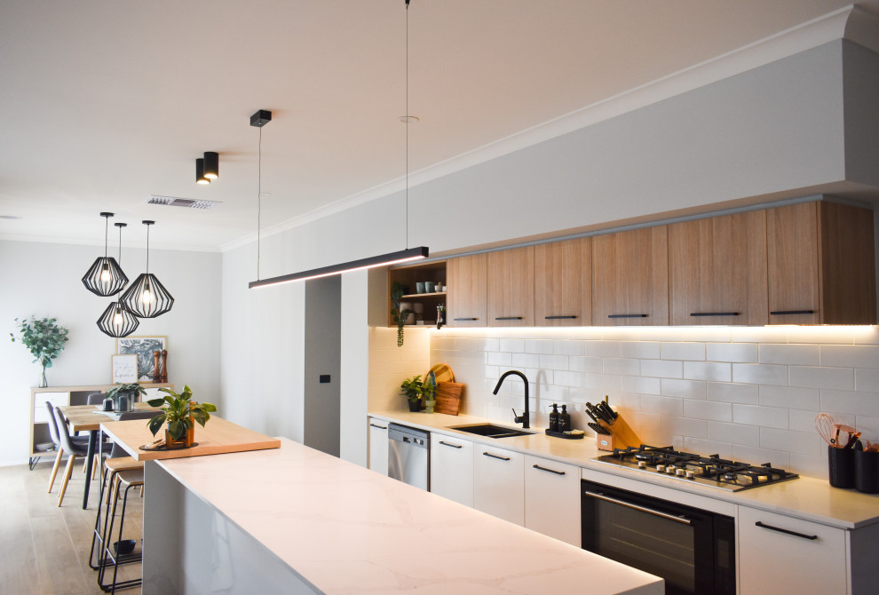 Design ideas for a contemporary kitchen in Melbourne.
