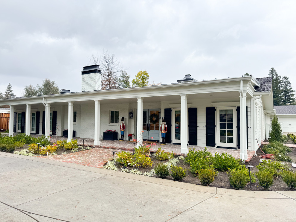 Inspiration for a transitional exterior home remodel in Sacramento
