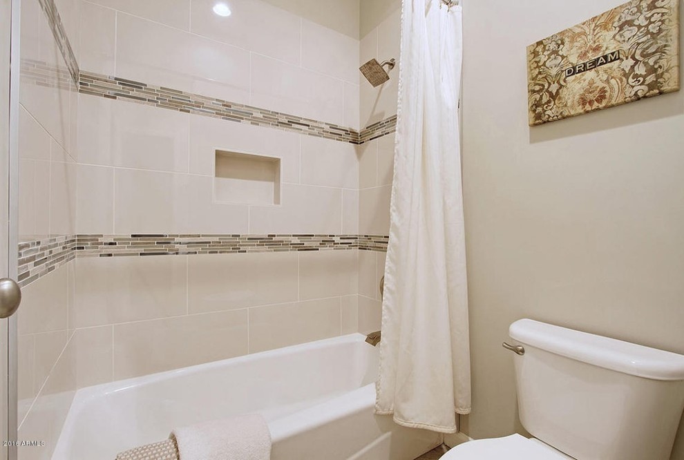 Home design - transitional home design idea in Phoenix