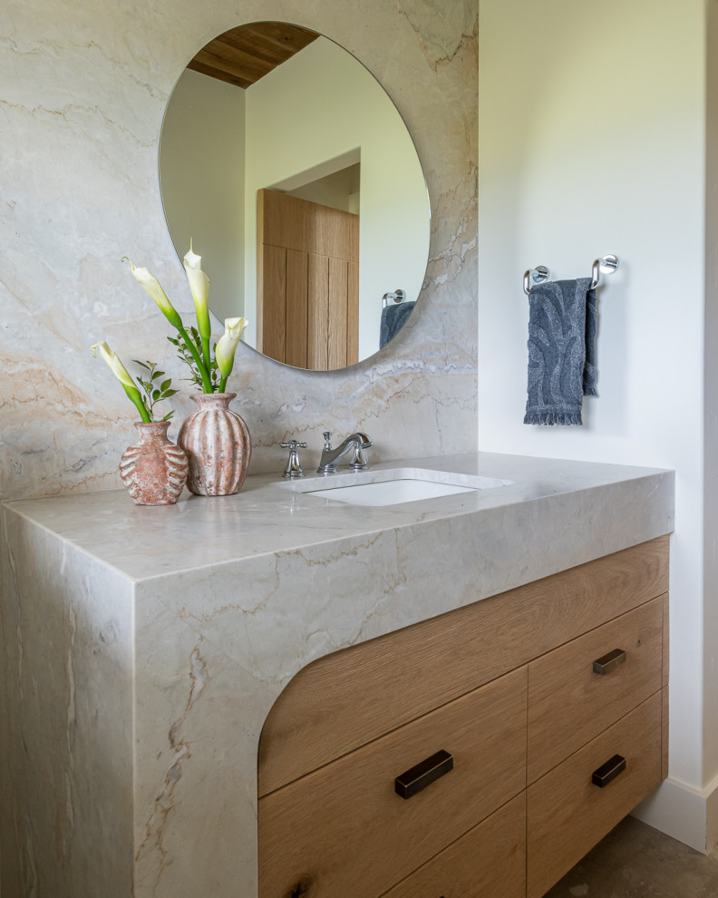 Bathroom - rustic bathroom idea