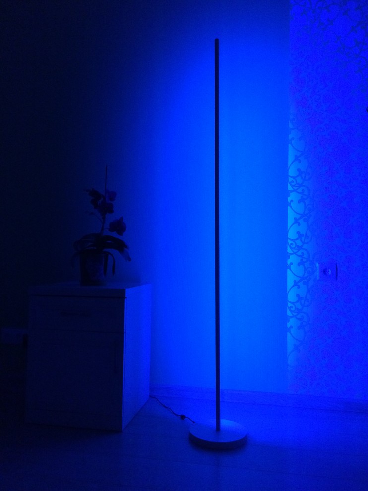 Цветотерапия, светодиодный торшер индивидуального применения