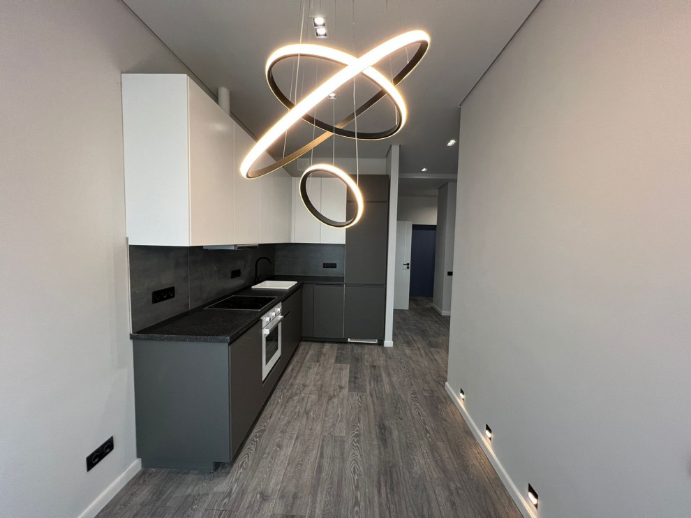 Квартира на продажу в серых оттенках.