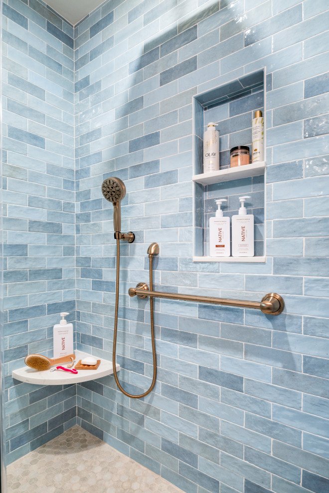 Example of a classic home design design in Philadelphia