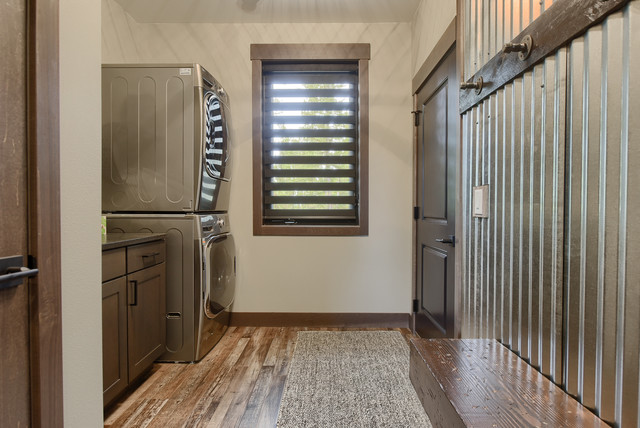 Eagle Ridge Circle Residence contemporary-utility-room