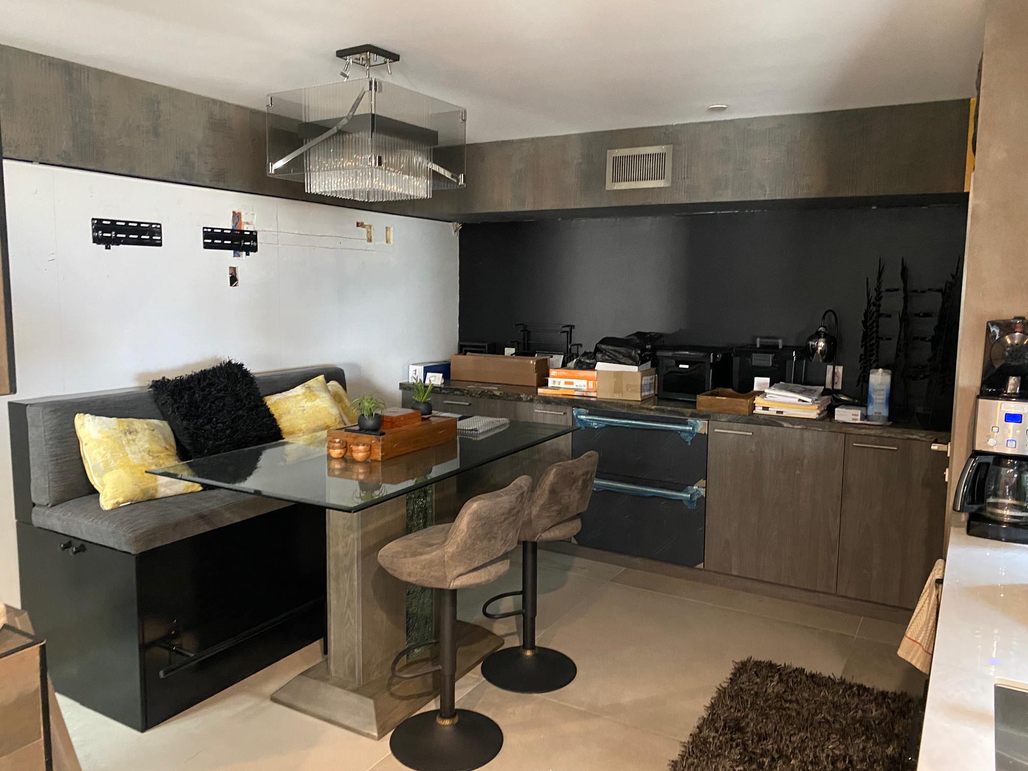 Gore Kitchen, Bathroom, Entertainment, and Back Ends