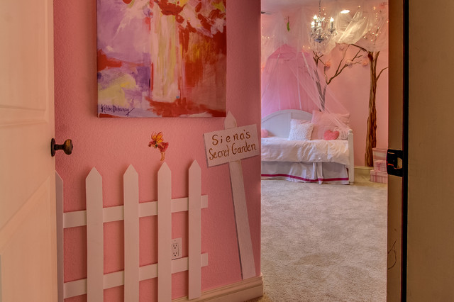 Fun Bedrooms contemporary-sovrum