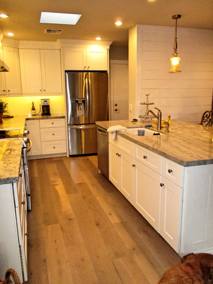 Photo of a transitional kitchen in Phoenix.