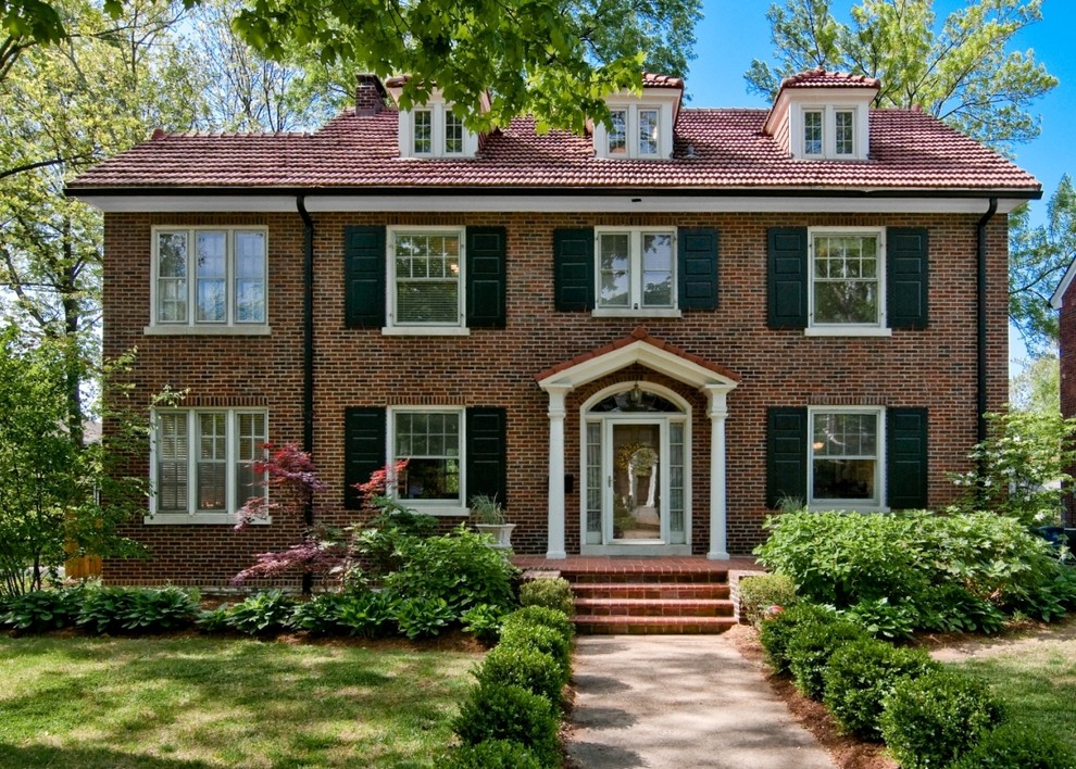 Traditional exterior in St Louis.