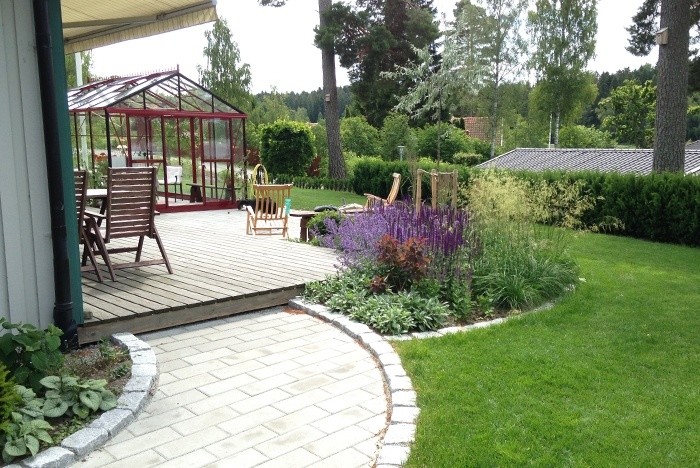 Klassisk inredning av en trädgård