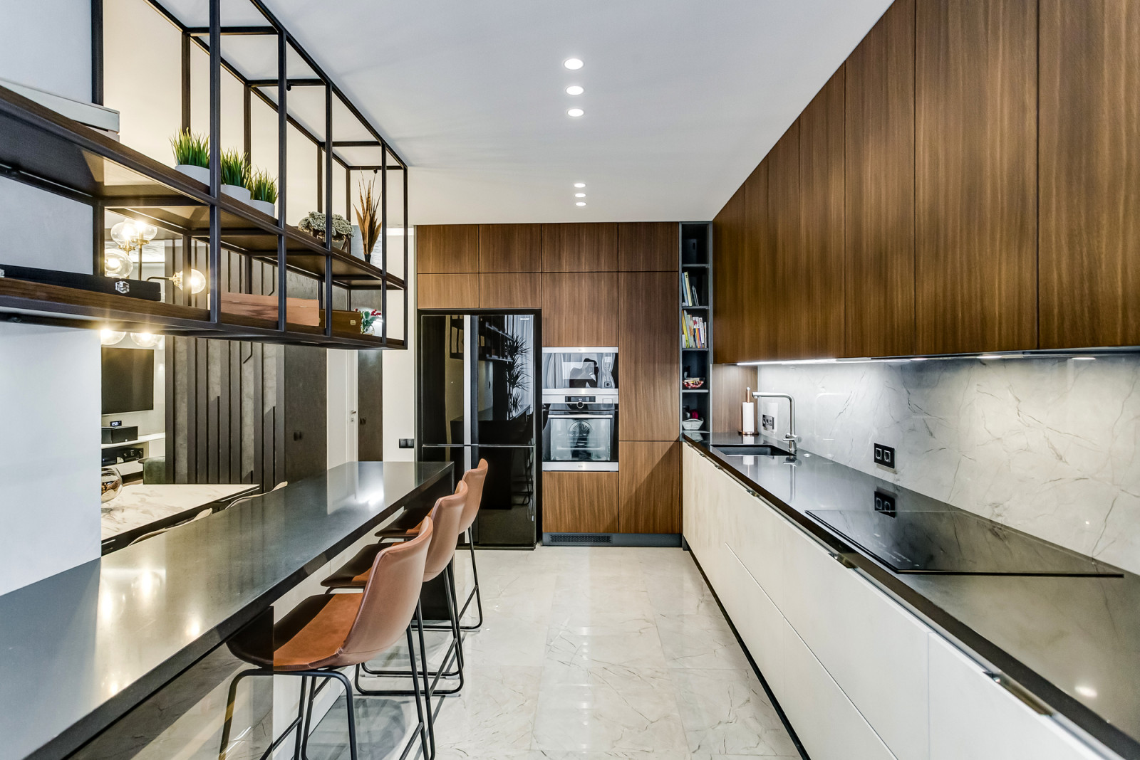 Фото реализации проекта "Квартира в доме с часами"