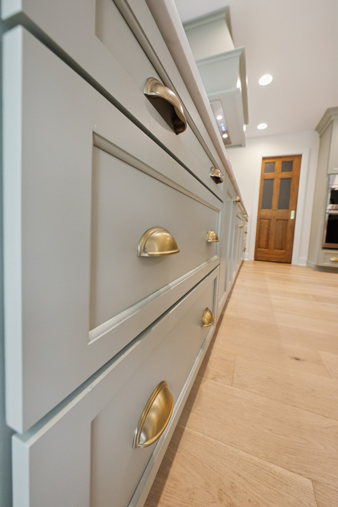 Home design - transitional home design idea