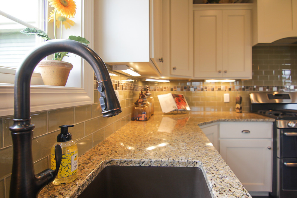 Example of a transitional kitchen design in Milwaukee