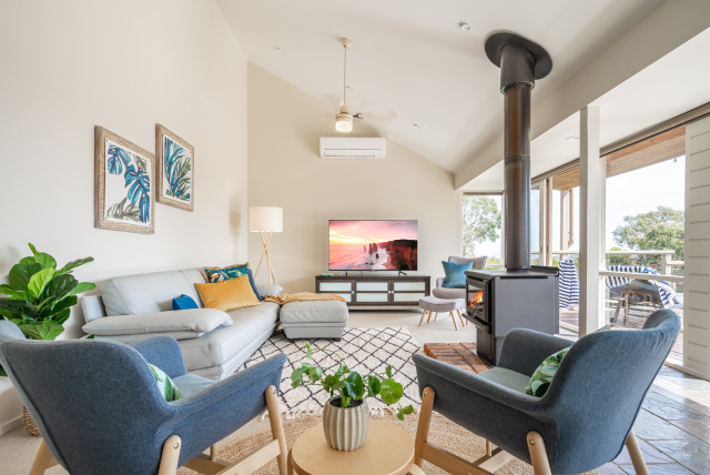 Longview at Red Hill transitional-living-room