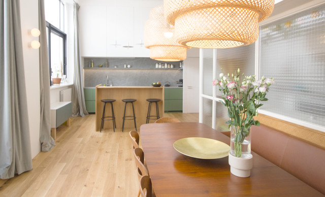 CHEZ MARIUS modern-wohnzimmer
