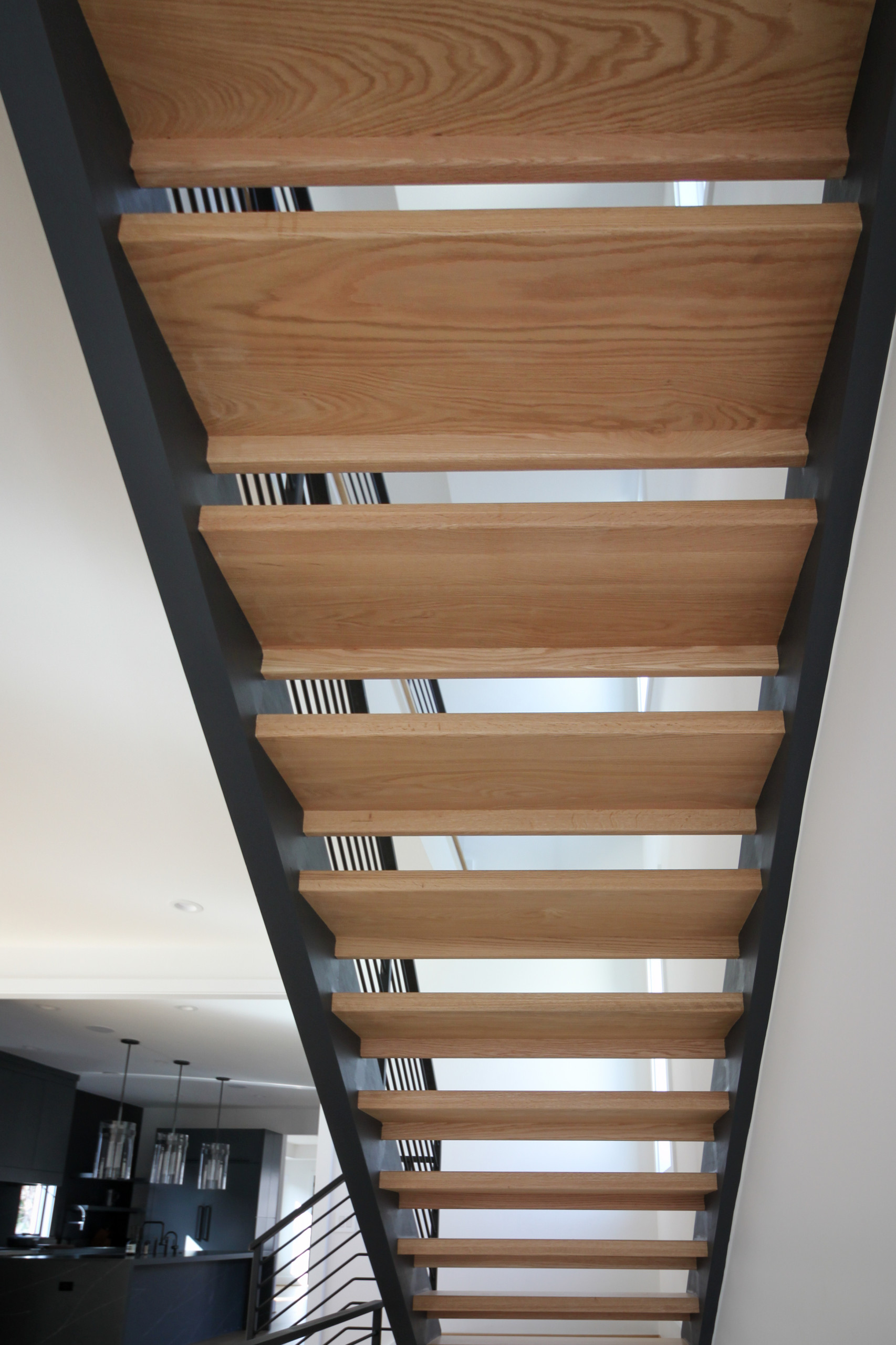 85_Sleek Three-Quarter Turn Multilevel-Staircase, McLean VA 22101