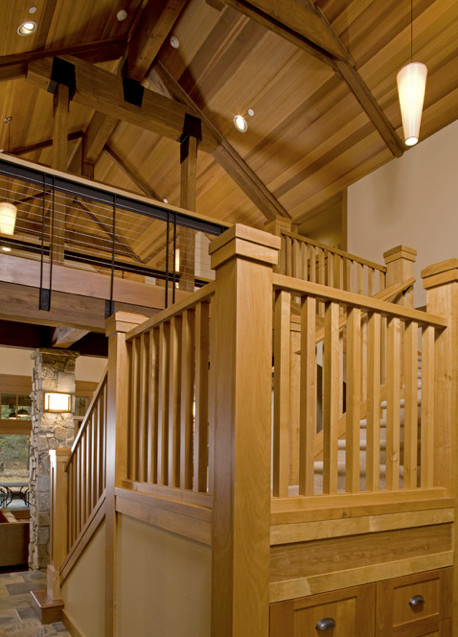 Example of a mountain style staircase design in Seattle