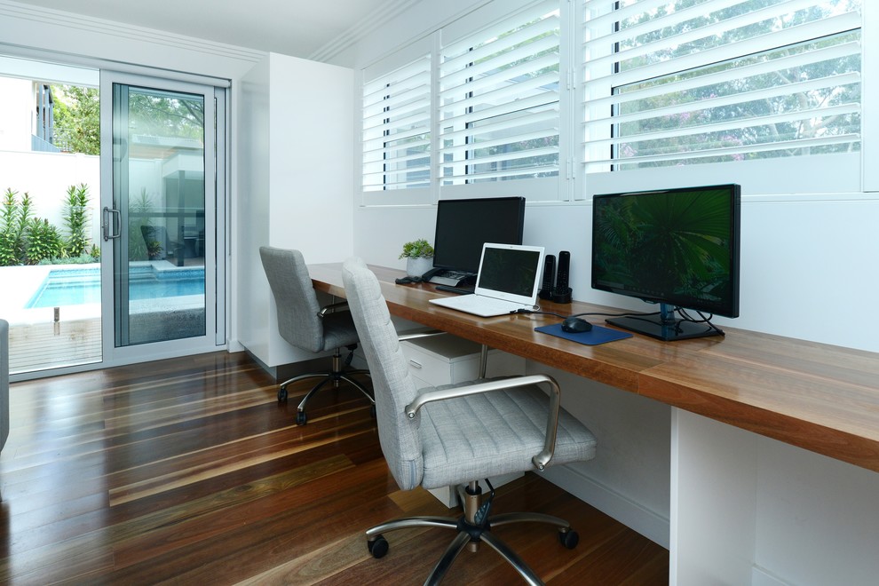 This is an example of a contemporary home office in Sydney.