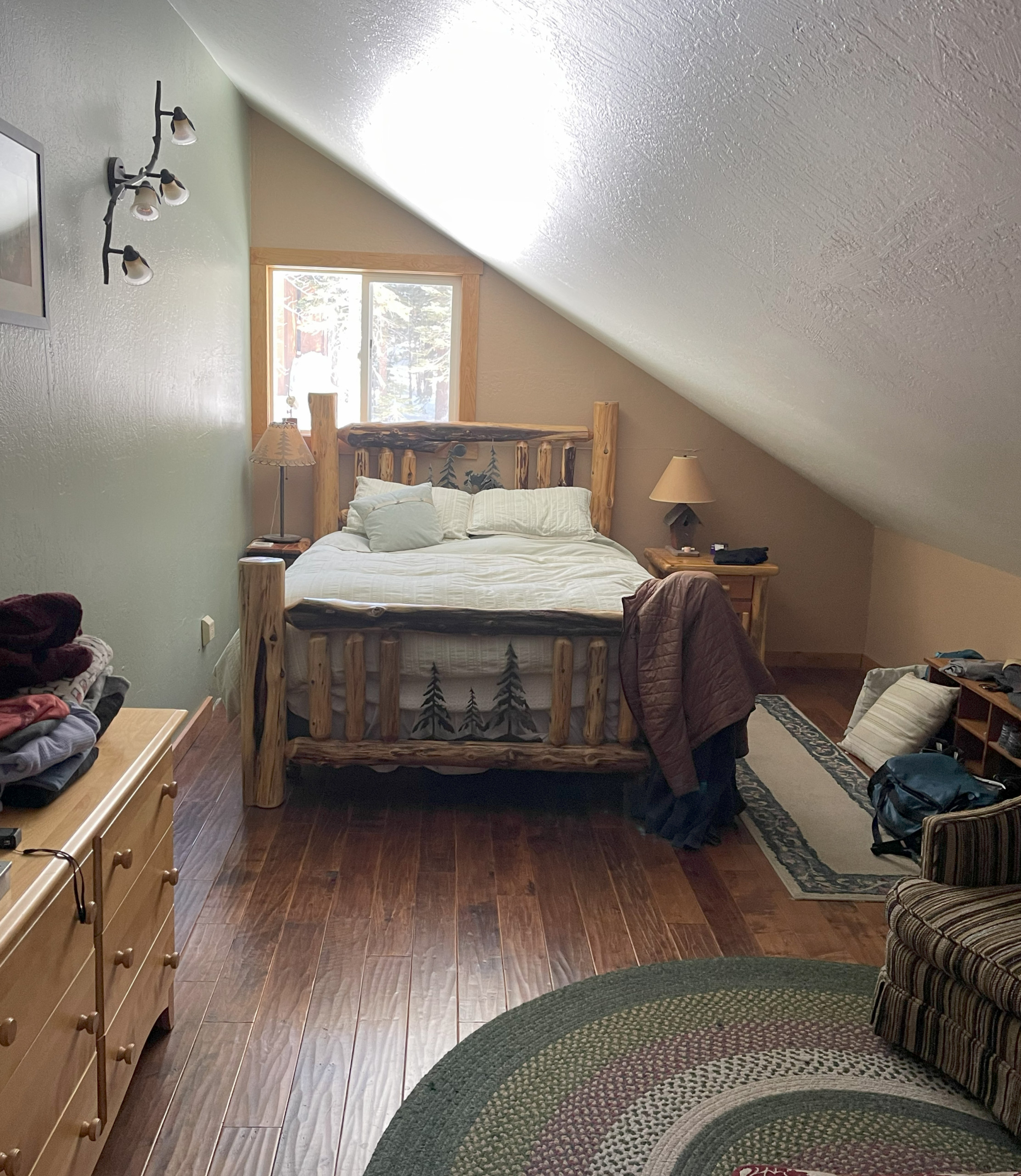 Existing primary bedroom