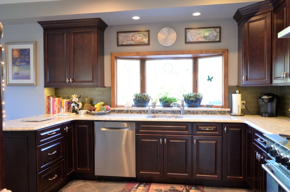 Transitional kitchen photo in New York