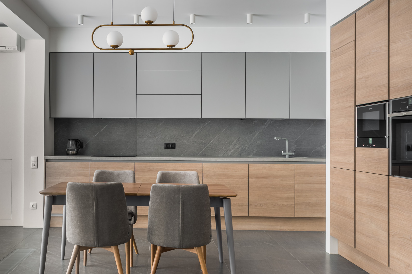 СОВРЕМЕННАЯ КВАРТИРА В ЖК «МОСФИЛЬМОВСКИЙ» 120 М2