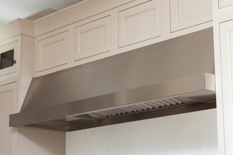 Inspiration for a transitional home design remodel in Birmingham