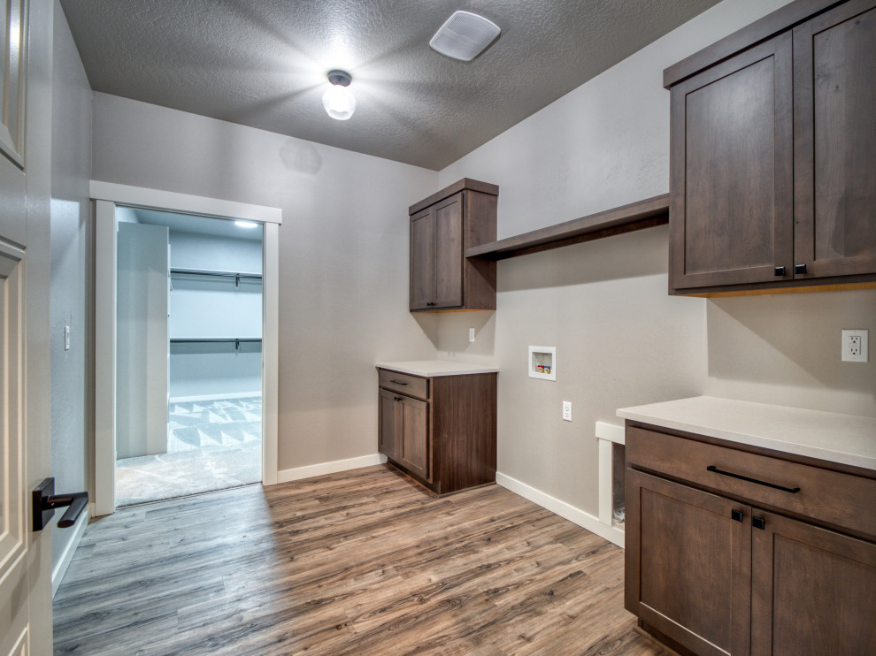 Home design - transitional home design idea