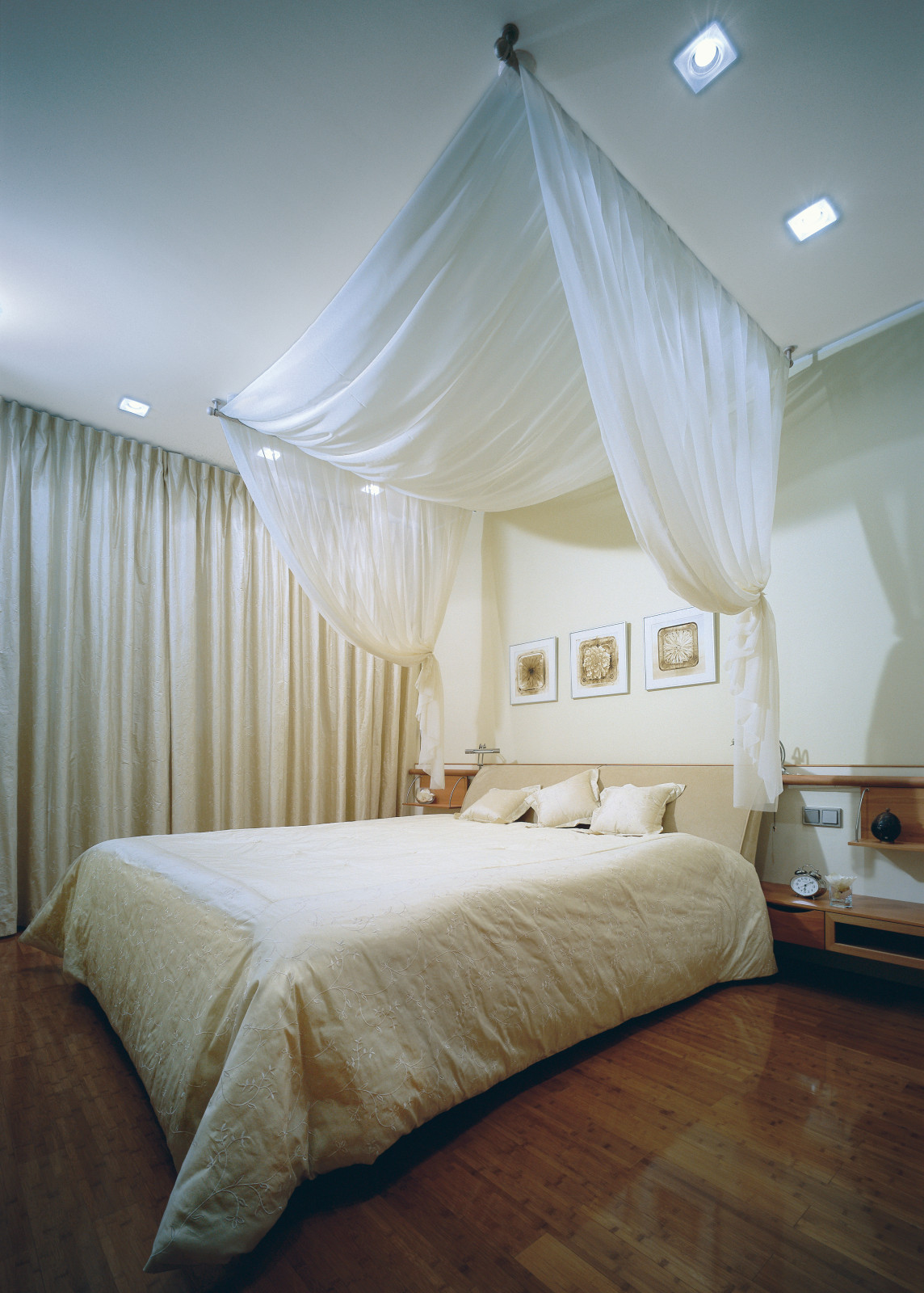 Атмосфера лёгкости. 3-х комнатная квартира 137 м2. Спальня