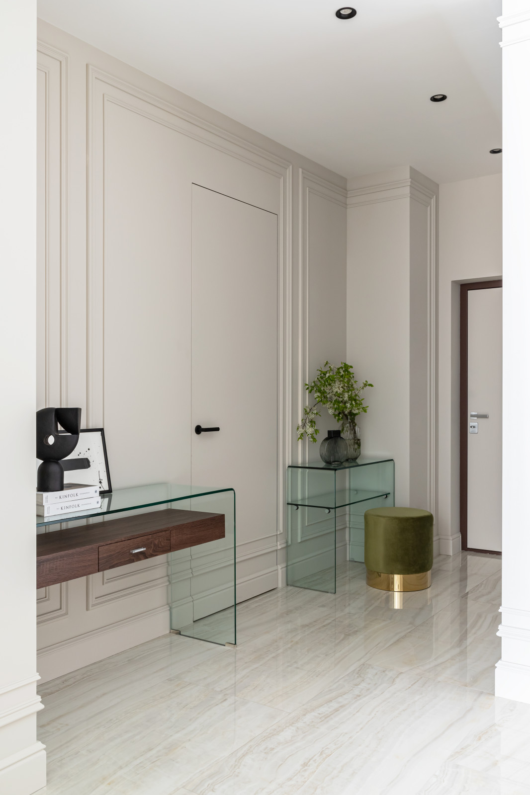 Просторная квартира в светлых оттенках