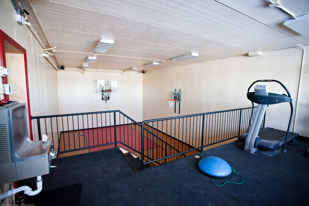 Design ideas for an eclectic home gym in Milwaukee.