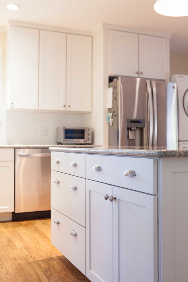 Inspiration for a transitional kitchen remodel in Austin